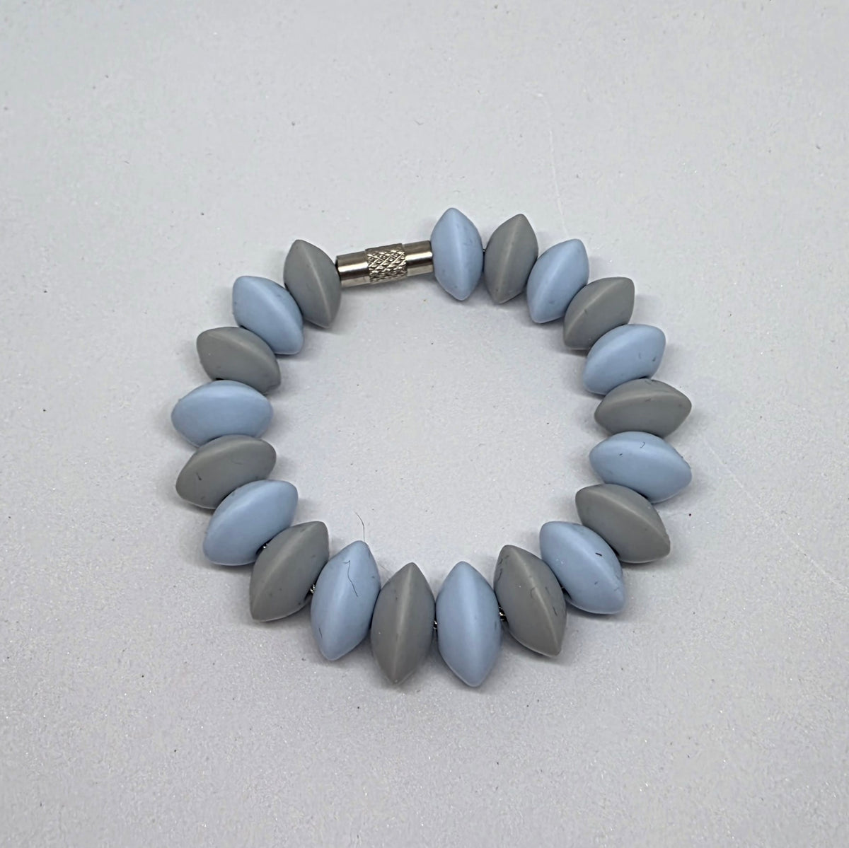 FlexiLoop- Oval Silicone Surprise