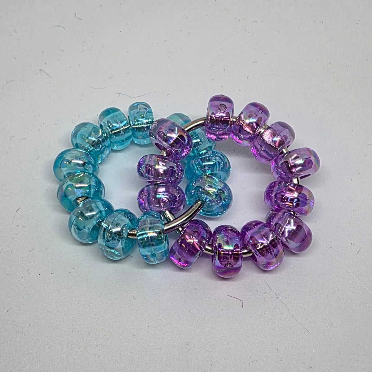 Regular Duo Iridescent Oval